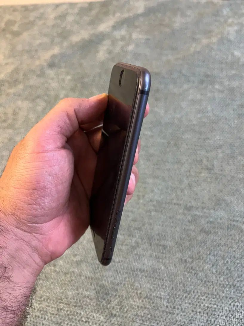 اپل iPhone 8 با حافظهٔ ۶۴ گیگابایت|موبایل|تهران, نیاوران|دیوار