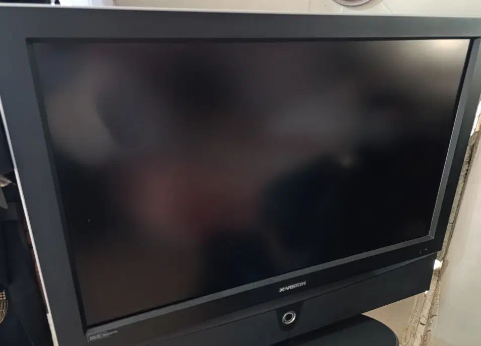 تلویزیون ۴۲ اینچ Xvision برای استفاده یا قطعات|تلویزیون و پروژکتور|تهران, ایرانشهر|دیوار