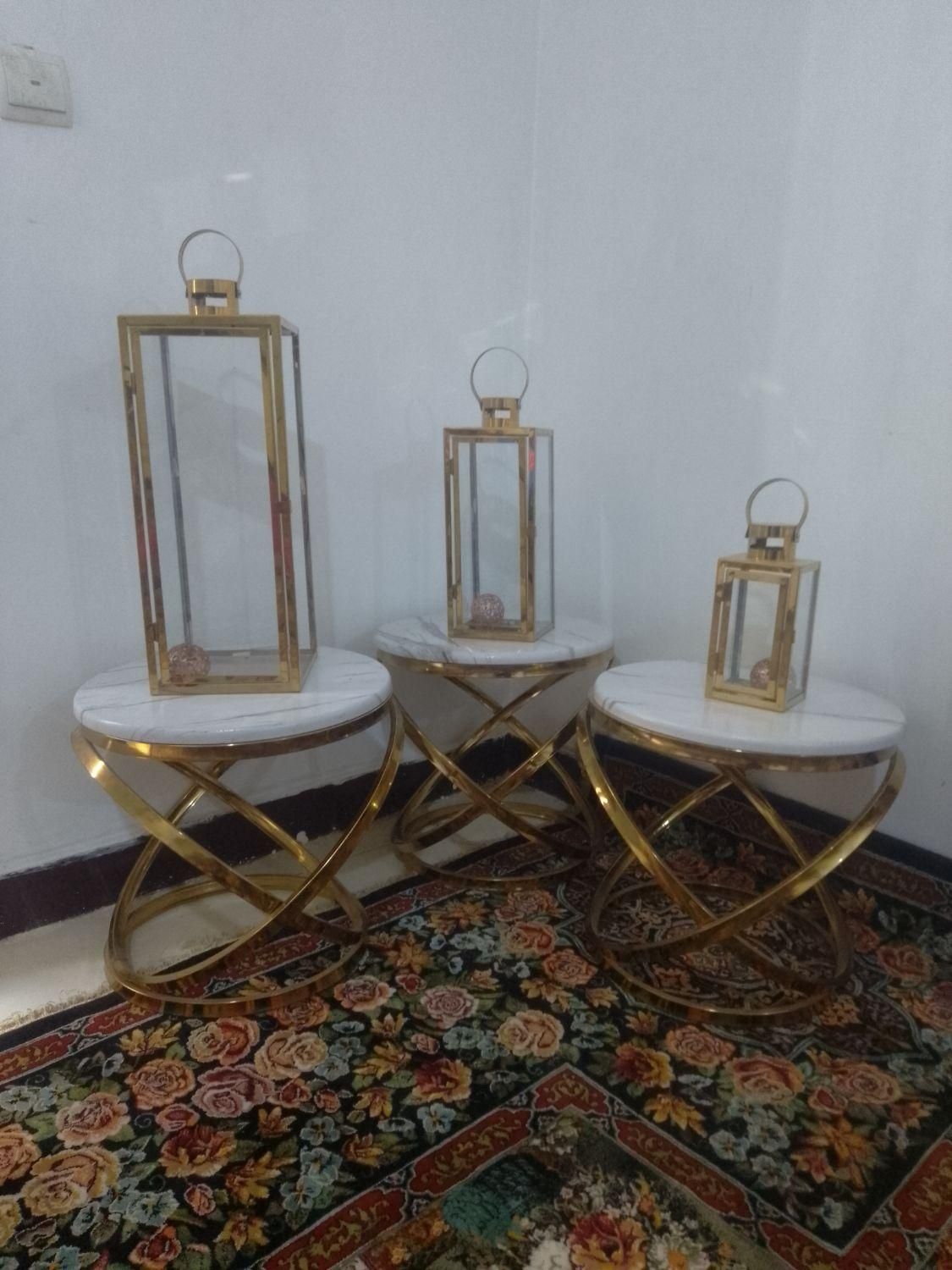سه عدد فانوس طلایی و سه عسلی ست خودش ب فروش میرسه|مبلمان خانگی و میز عسلی|رباط‌کریم, |دیوار