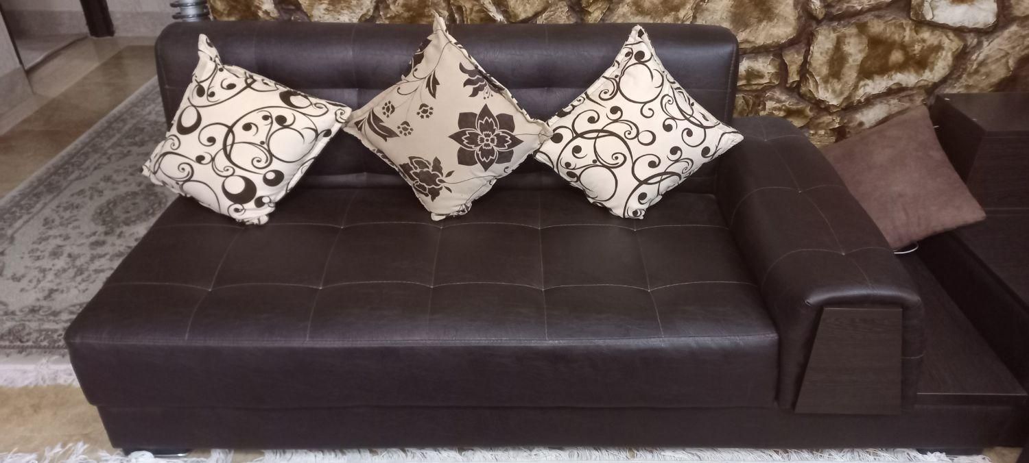 مبل چرمی در حد نو|مبلمان خانگی و میز عسلی|زاهدان, |دیوار