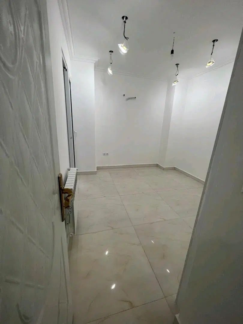 اجاره ۲۰۰متری/معلم/آسانسور/پارکینگ اختصاصی|اجارهٔ آپارتمان|رشت, معلم|دیوار