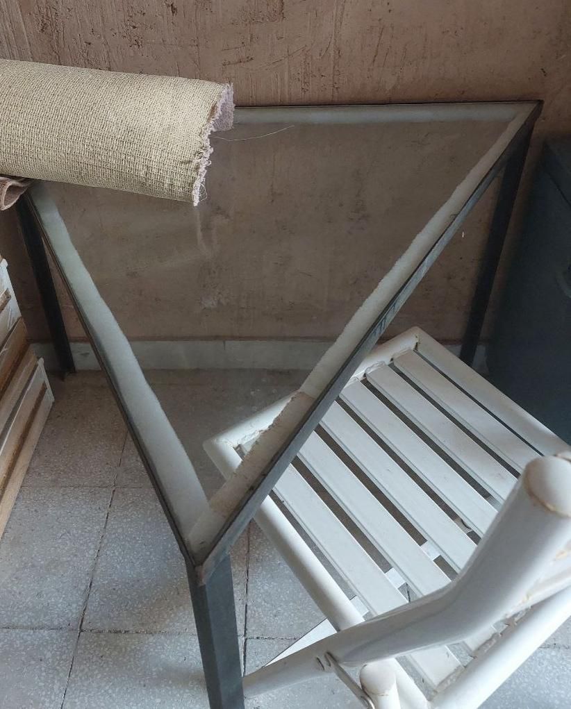 میز آهنی سه گوش|میز و صندلی غذاخوری|سبزوار, فرهنگیان|دیوار