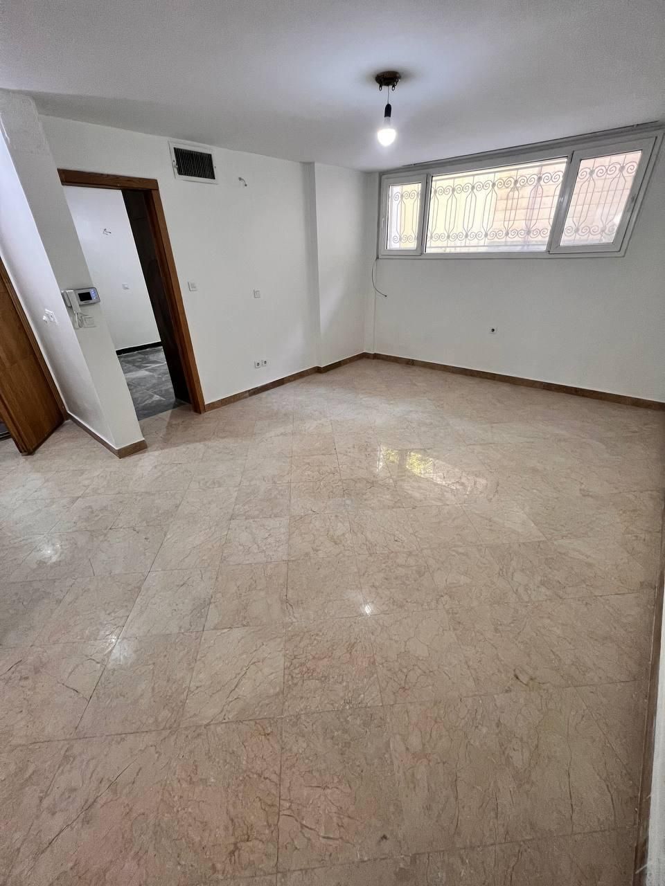 58متر/پارکینگ در حیاط/بازسازی شده/خوش نقشه|فروش آپارتمان|تهران, سبلان (لشگر)|دیوار