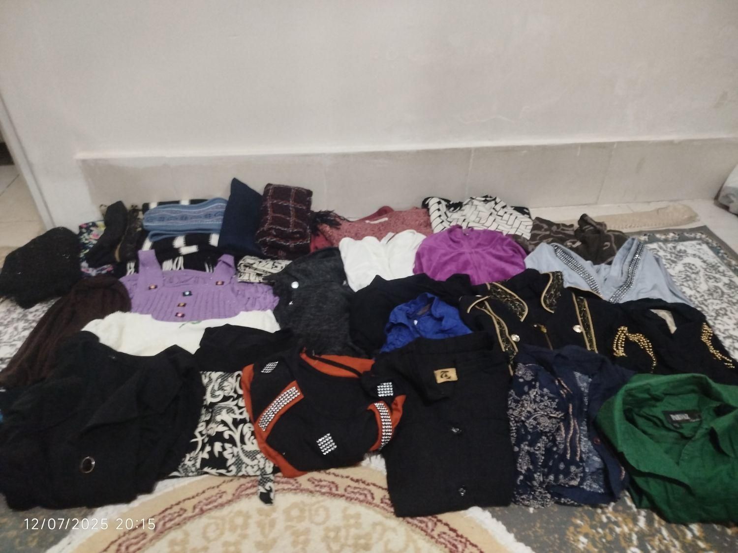 چند دست لباس در نو|لباس|کرج, اکبرآباد|دیوار