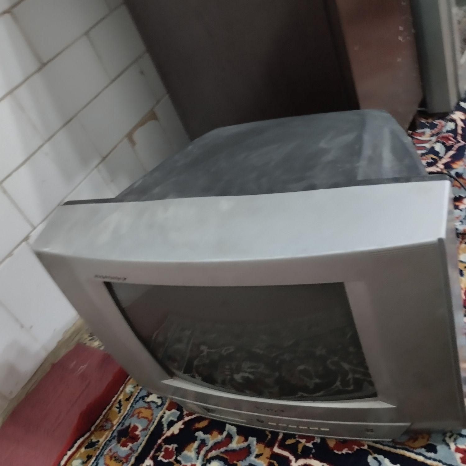 تلویزیون رنگی قدیمی 14 اینچ سالم و تمیز|تلویزیون و پروژکتور|دزفول, |دیوار