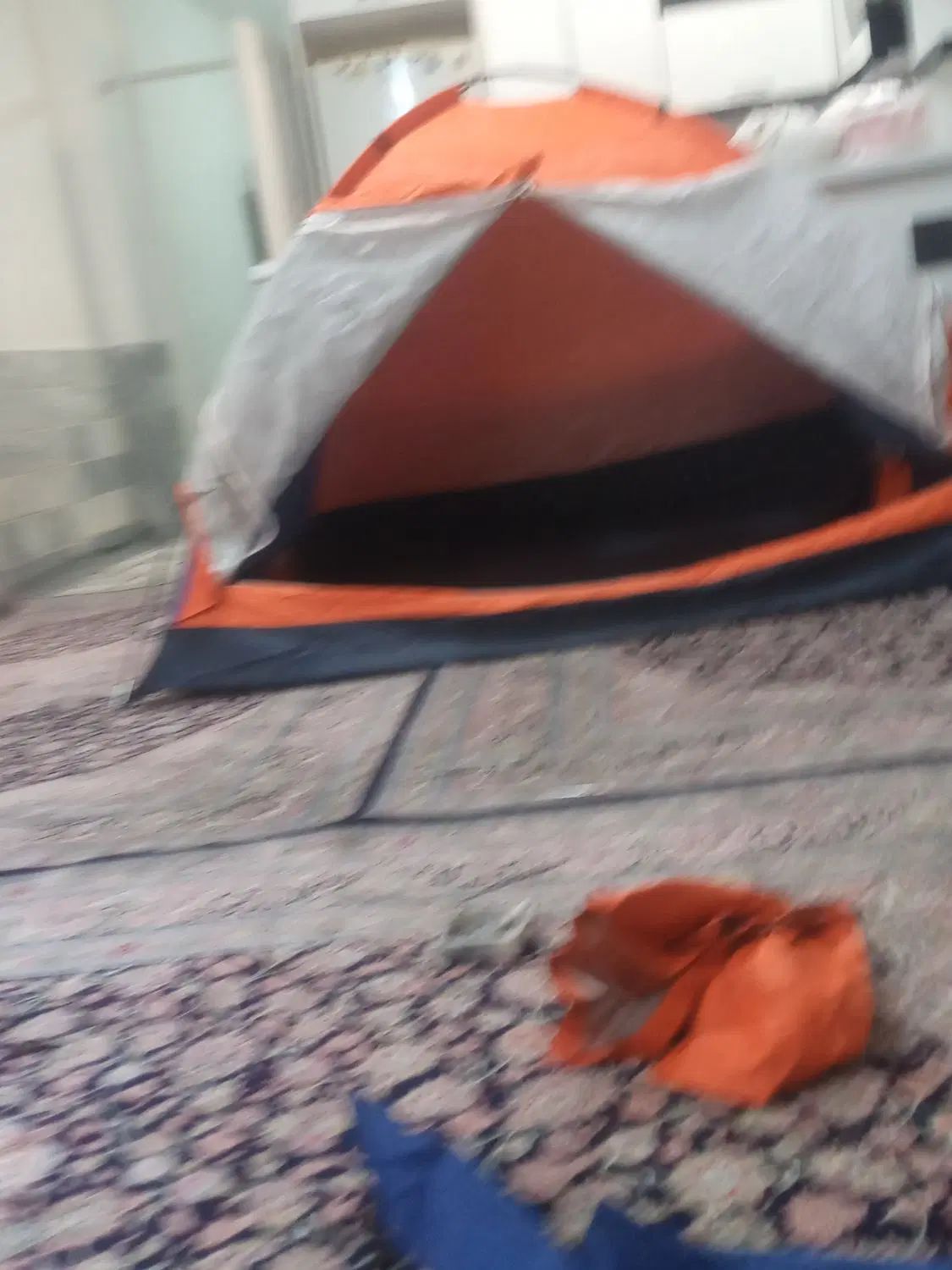 چادر مسافرتی دو متر در دو متر هشت نفره سالم|کوهنوردی و کمپینگ|شهریار, شهرک امیریه|دیوار