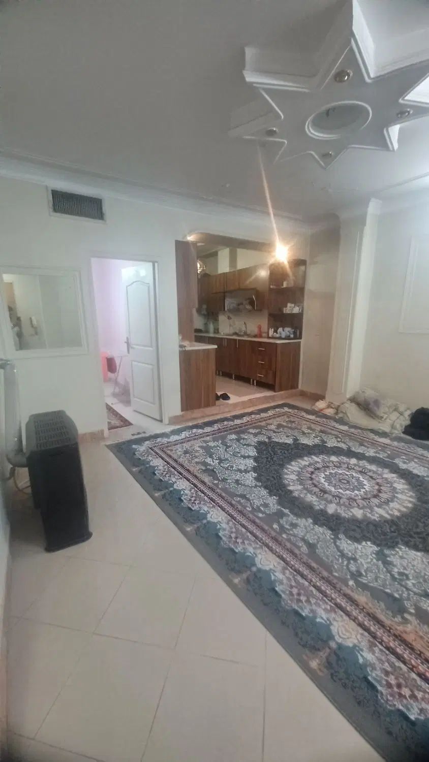 ۴۵ طبقه اول /پارکینگ دار /طبقه اول/  جنب مترو/|اجارهٔ آپارتمان|تهران, بریانک|دیوار