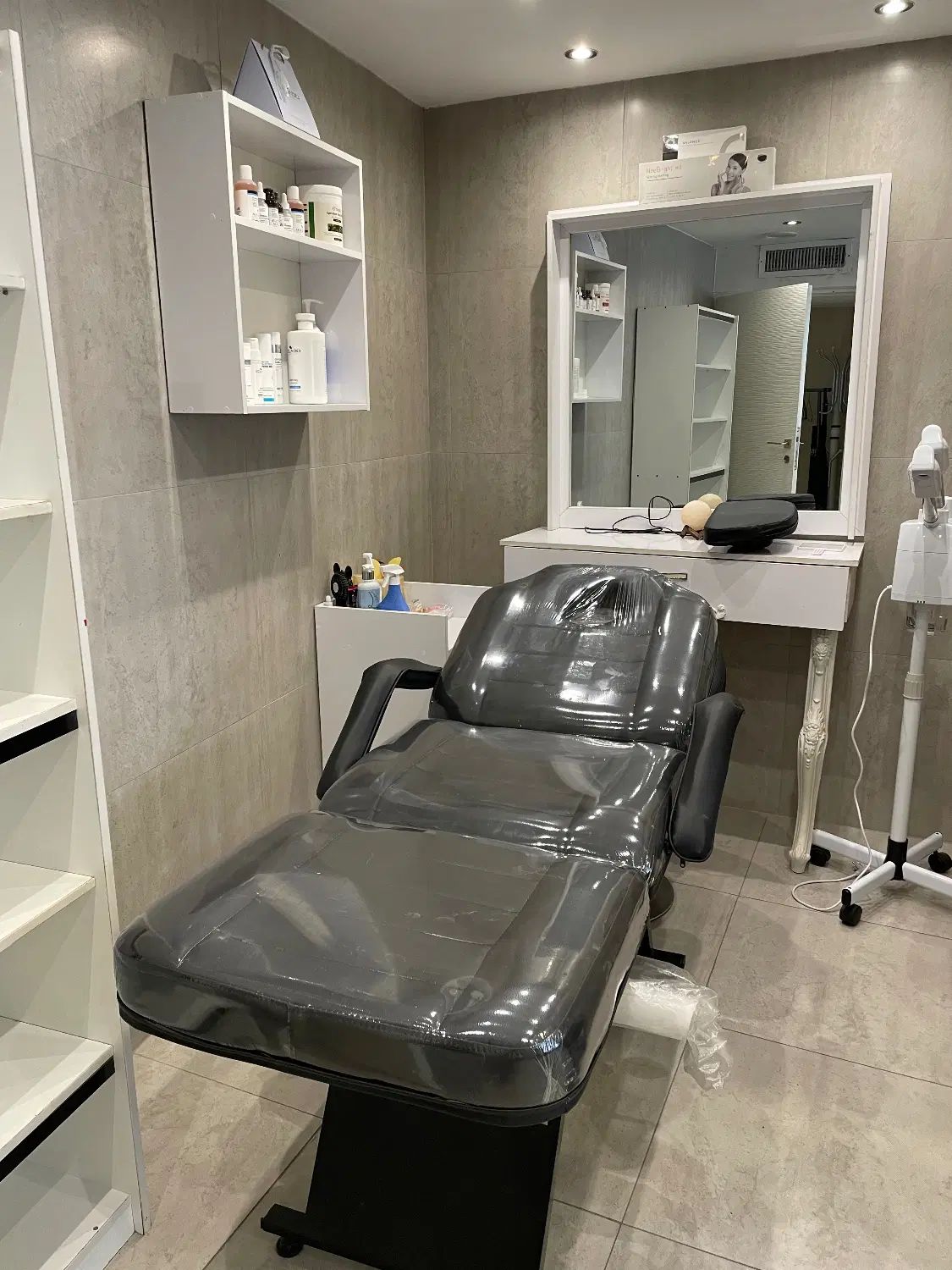 دعوت به همکاری از رنگ کار کراتین کار و مژه کار|استخدام درمانی، زیبایی، بهداشتی|شیراز, فرهنگ شهر|دیوار