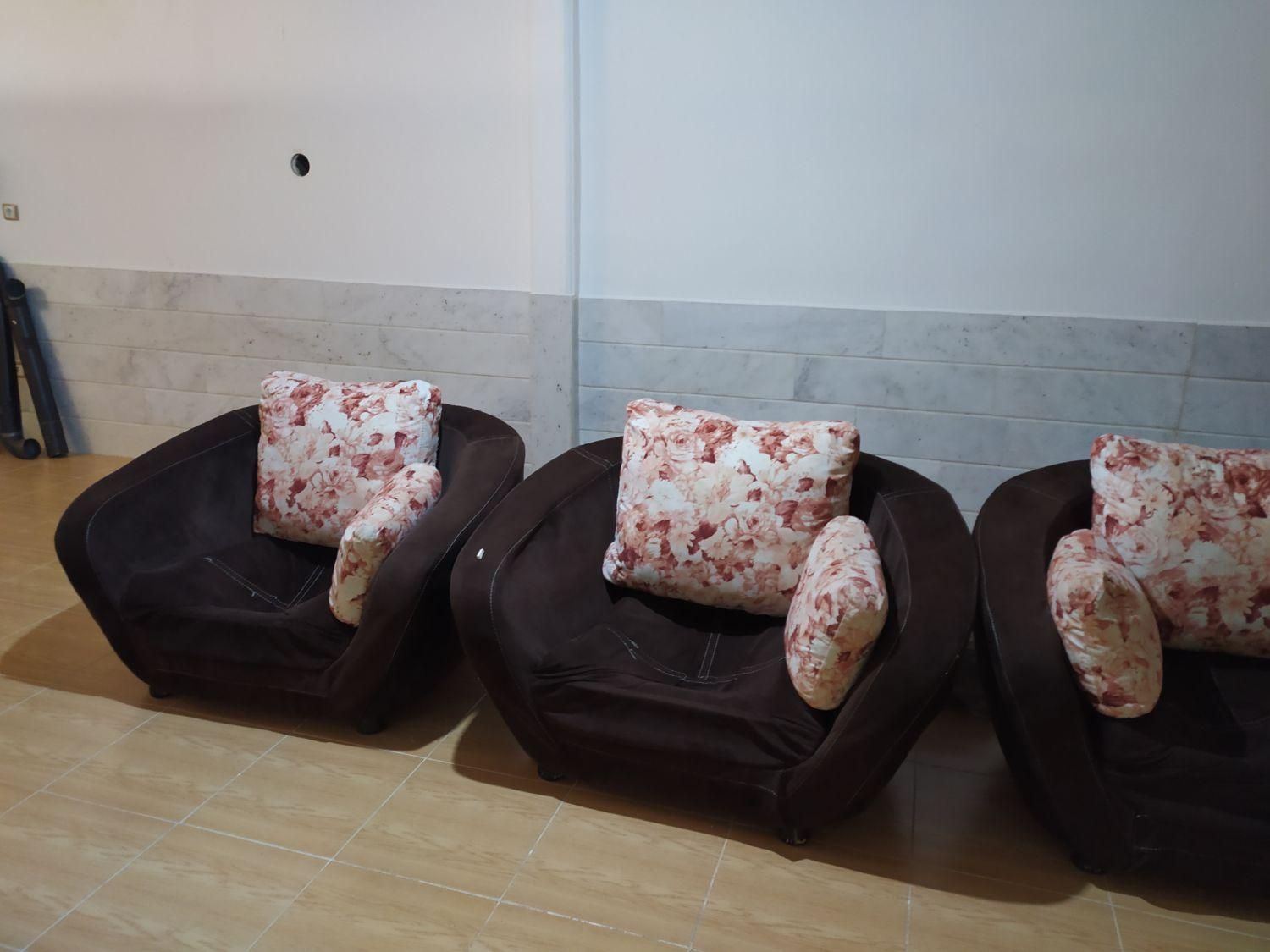 مبل راحتی|مبلمان خانگی و میز عسلی|شیروان (خراسان), |دیوار