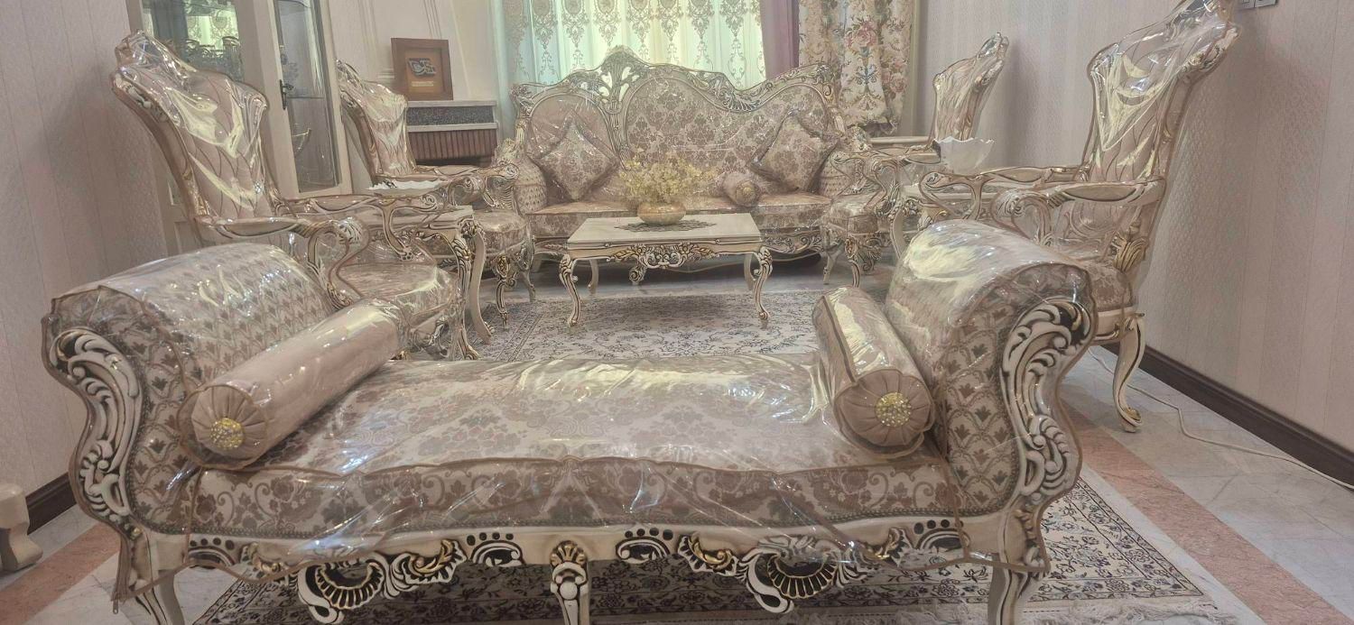 مبل سلطنتی ۹نفره با کنسول خاص بوفه و میز ناهارخوری|مبلمان خانگی و میز عسلی|تهران, طرشت|دیوار