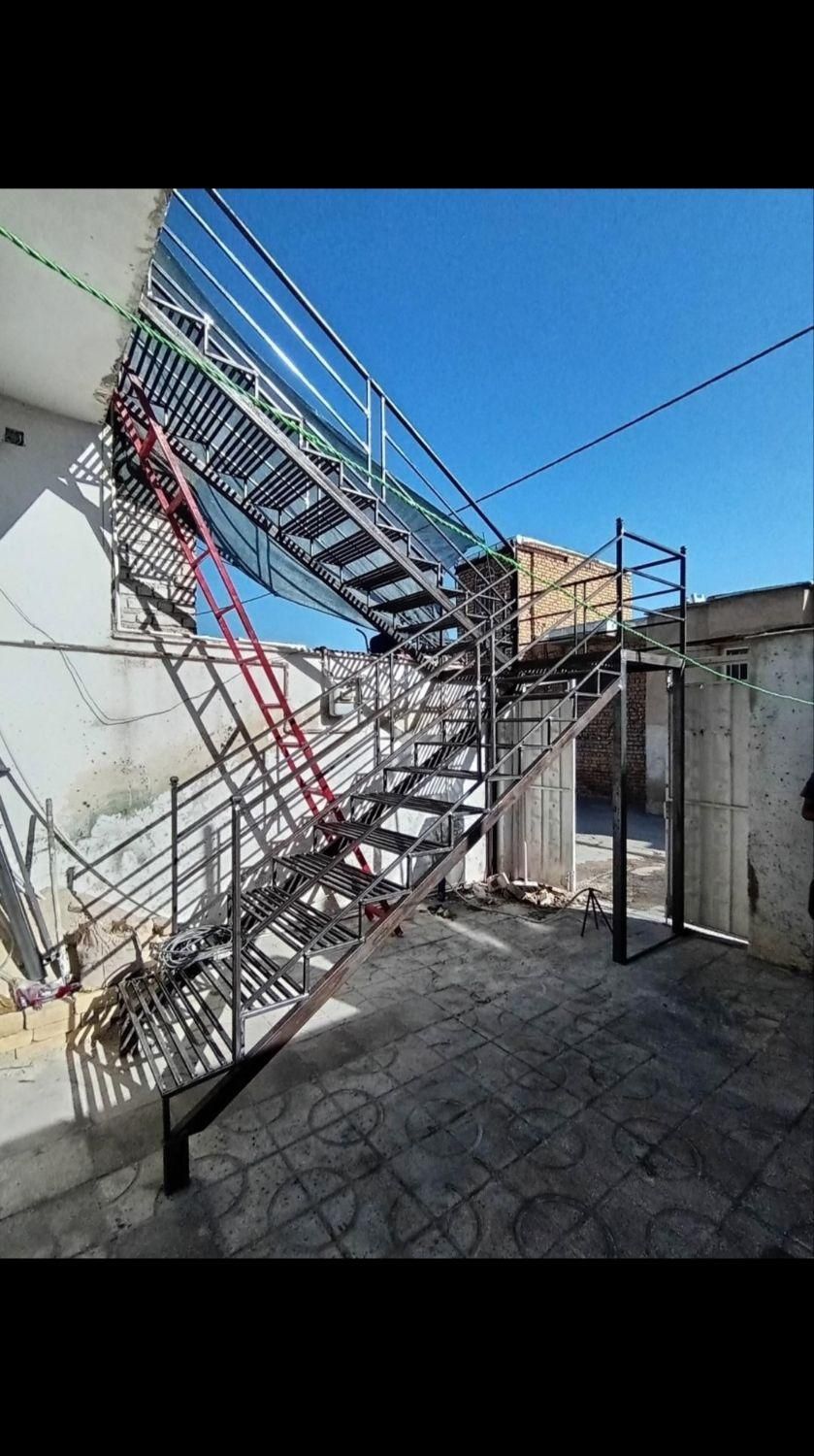 پله آهنی،پله گرد،پله معلق، نرده پله،حفاظ آکاردئونی|مصالح و تجهیزات ساختمان|مشهد, نوید|دیوار