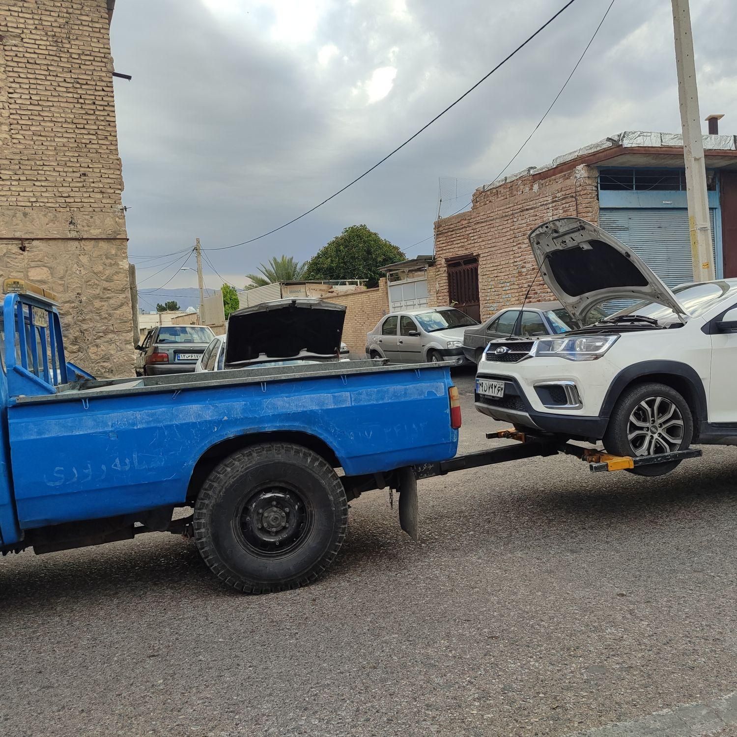 امداد خودرو شبانه روزی مهدی زینلی|خدمات حمل و نقل|فسا, |دیوار