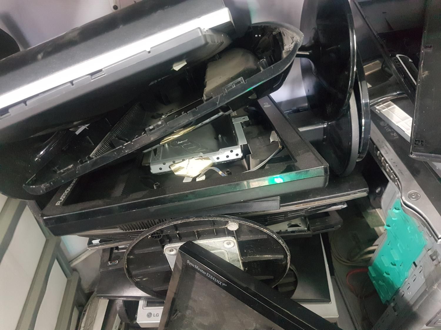 تعمیرات تعمیر مانیتور کامپیوتر لپ تاپ کیس موبایل|خدمات رایانه‌ای و موبایل|تهران, دردشت|دیوار