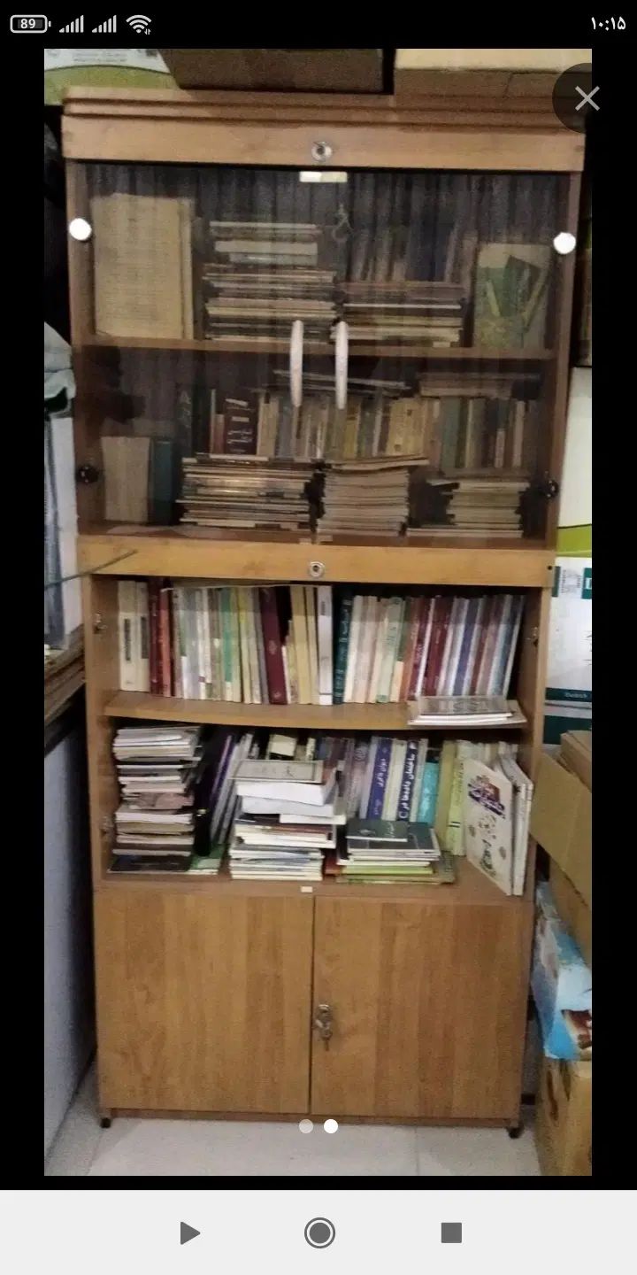 کتابخانه چوبی ۴ طبقه با حدود ۵۰۰ جلد کتاب|کتاب و مجله ادبی|مشهد, امام رضا (ع)|دیوار