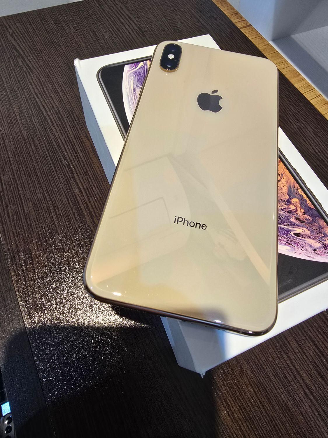 ایفون XS max 512 gold|موبایل|اصفهان, عسگریه|دیوار