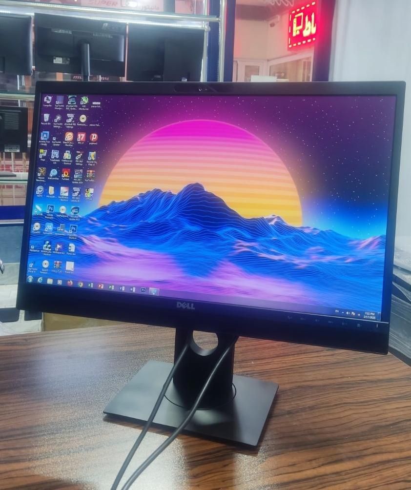 مانیتور دل وبکم و اسپیکر Dell 24 LED ips HDMI|قطعات و لوازم جانبی رایانه|قم, صفائیه|دیوار