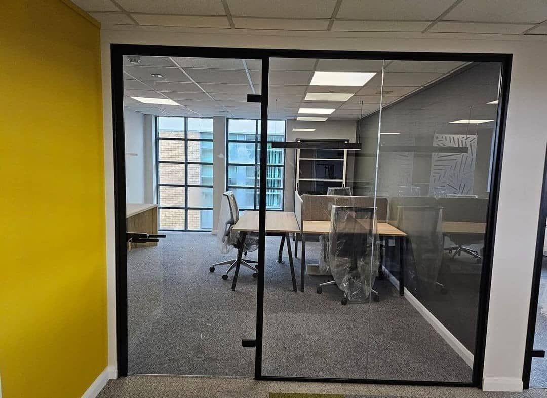 انواع شیشه سکوریت،تمام نقاط تهران و کرج|خدمات پیشه و مهارت|تهران, شهرک ولیعصر جنوبی|دیوار