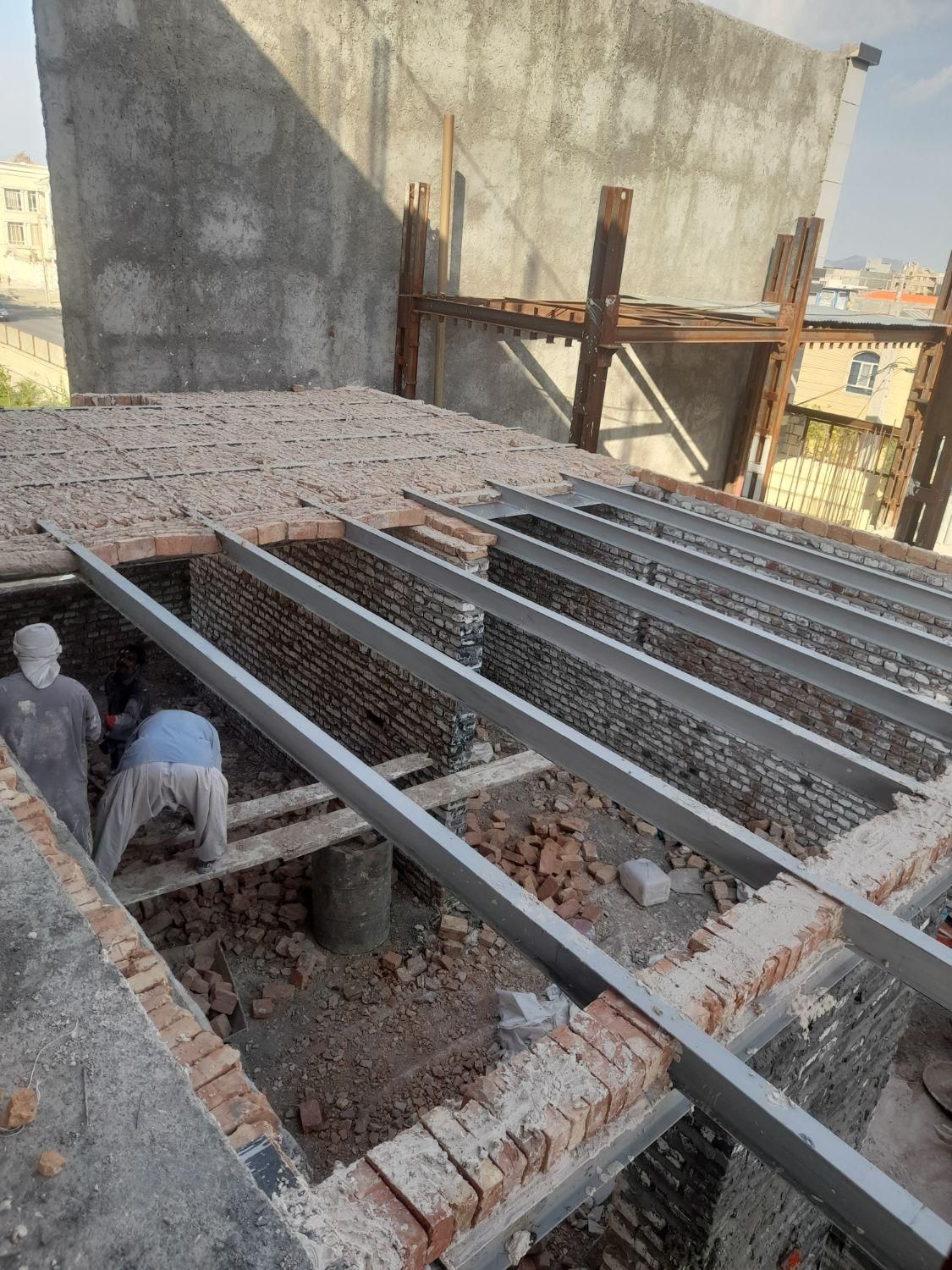 تخریب ساختمان باپیکور جوشکاری پل ستون بنا|خدمات پیشه و مهارت|زاهدان, |دیوار