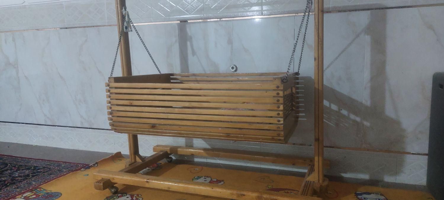 گهواره کلکسیونی چوب اصل لاکچری|تخت و صندلی بچه|زاهدان, |دیوار