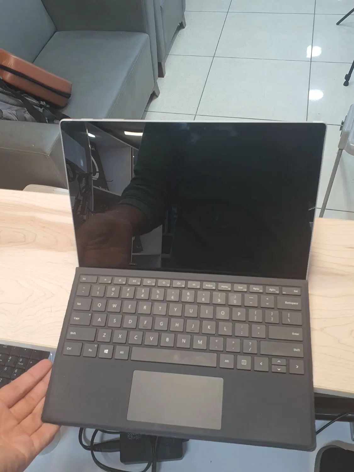 surface pro 5 تمیز|رایانه همراه|همدان, |دیوار