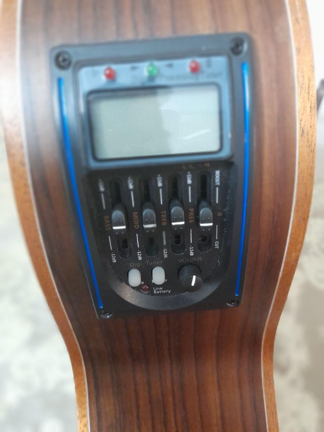 گیتار کلاسیک پیکاپ دار ventura|گیتار، بیس، امپلیفایر|تهران, سازمان برنامه شمالی|دیوار