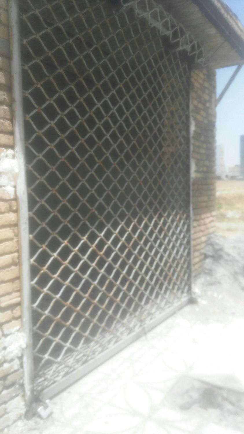 تعمیر و نصب انواع کرکره های فنری|خدمات پیشه و مهارت|کرمانشاه, |دیوار