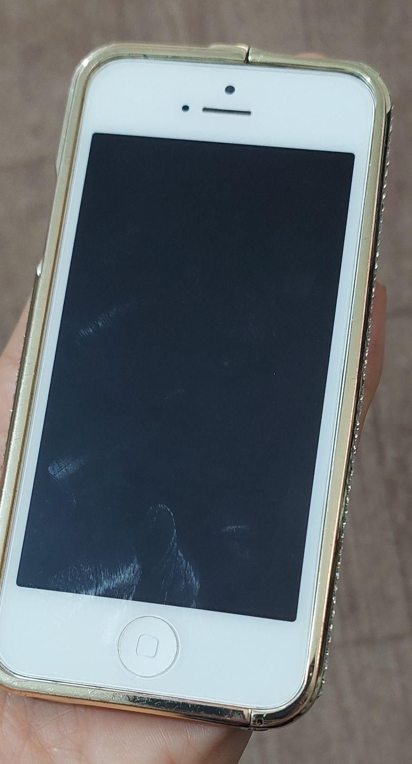 اپل iPhone 5 با حافظهٔ ۱۶ گیگابایت|موبایل|اسلام‌شهر, |دیوار