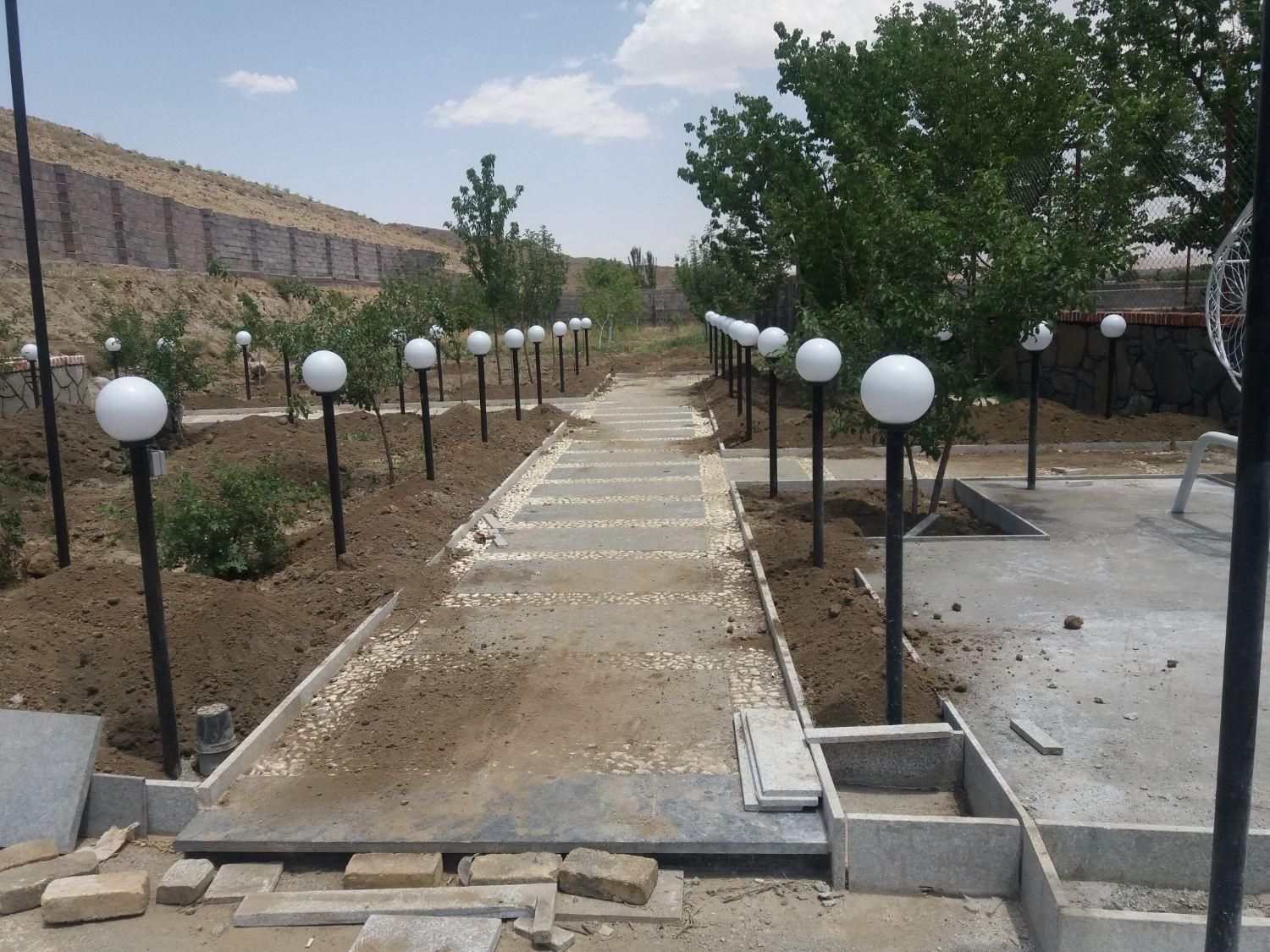 خدمات باغبانی شخم هرس درخت وهرسکاری چاله کن فنس|خدمات باغبانی و درختکاری|همدان, |دیوار