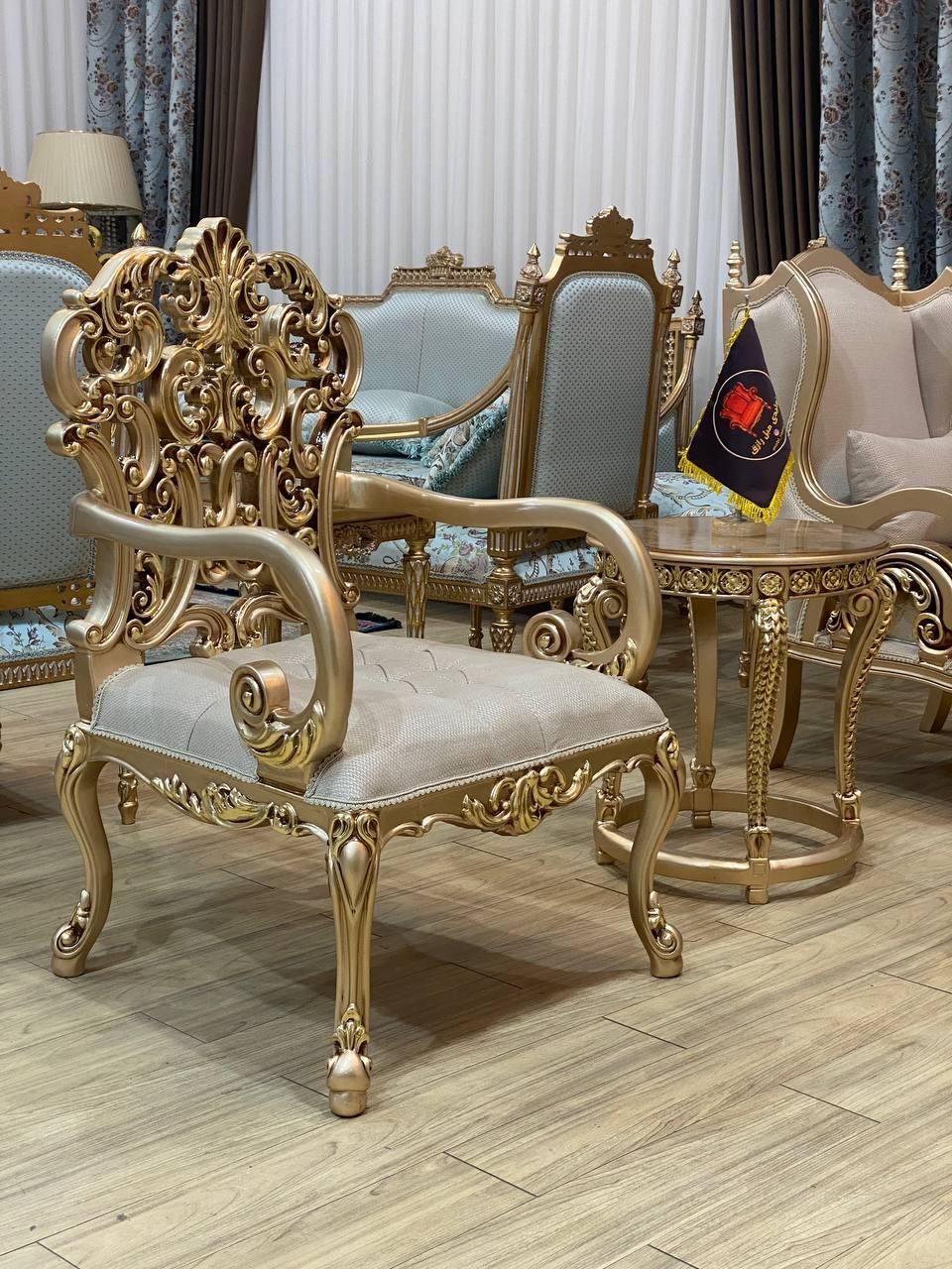 مبل کلاسیک و ترند کینگ|مبلمان خانگی و میز عسلی|تهران, یافت‌آباد|دیوار