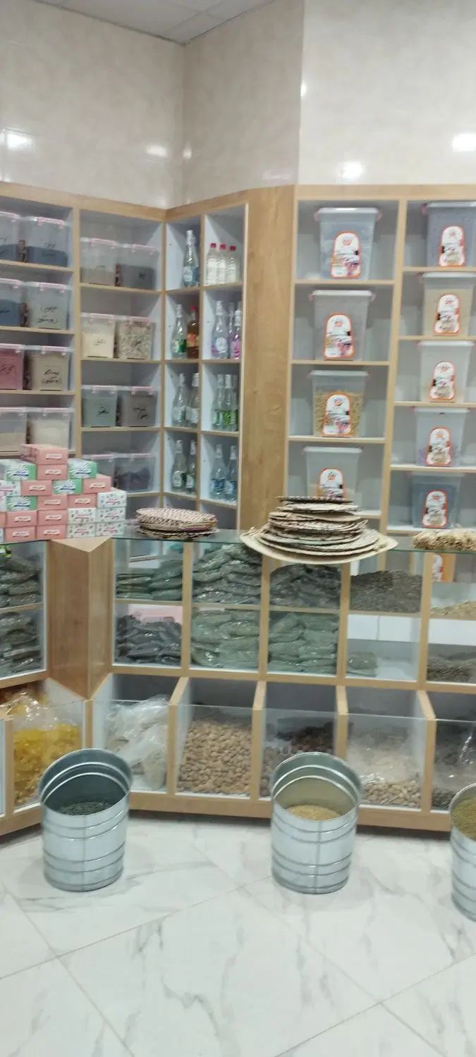 فروش لوازم و دکور اسیون مخصوص عطاری و پوشاک|فروشگاه و مغازه|کرمان, |دیوار