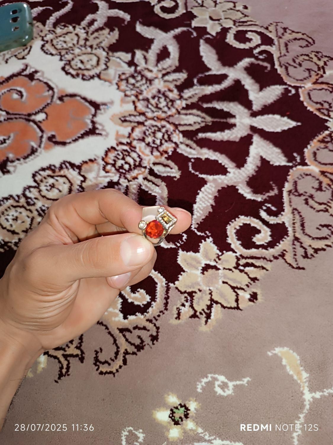 انگشتر نگین دار قرمز و نقره ای رنگ شیک وزیبا|بدلیجات|خرم‌آباد, |دیوار