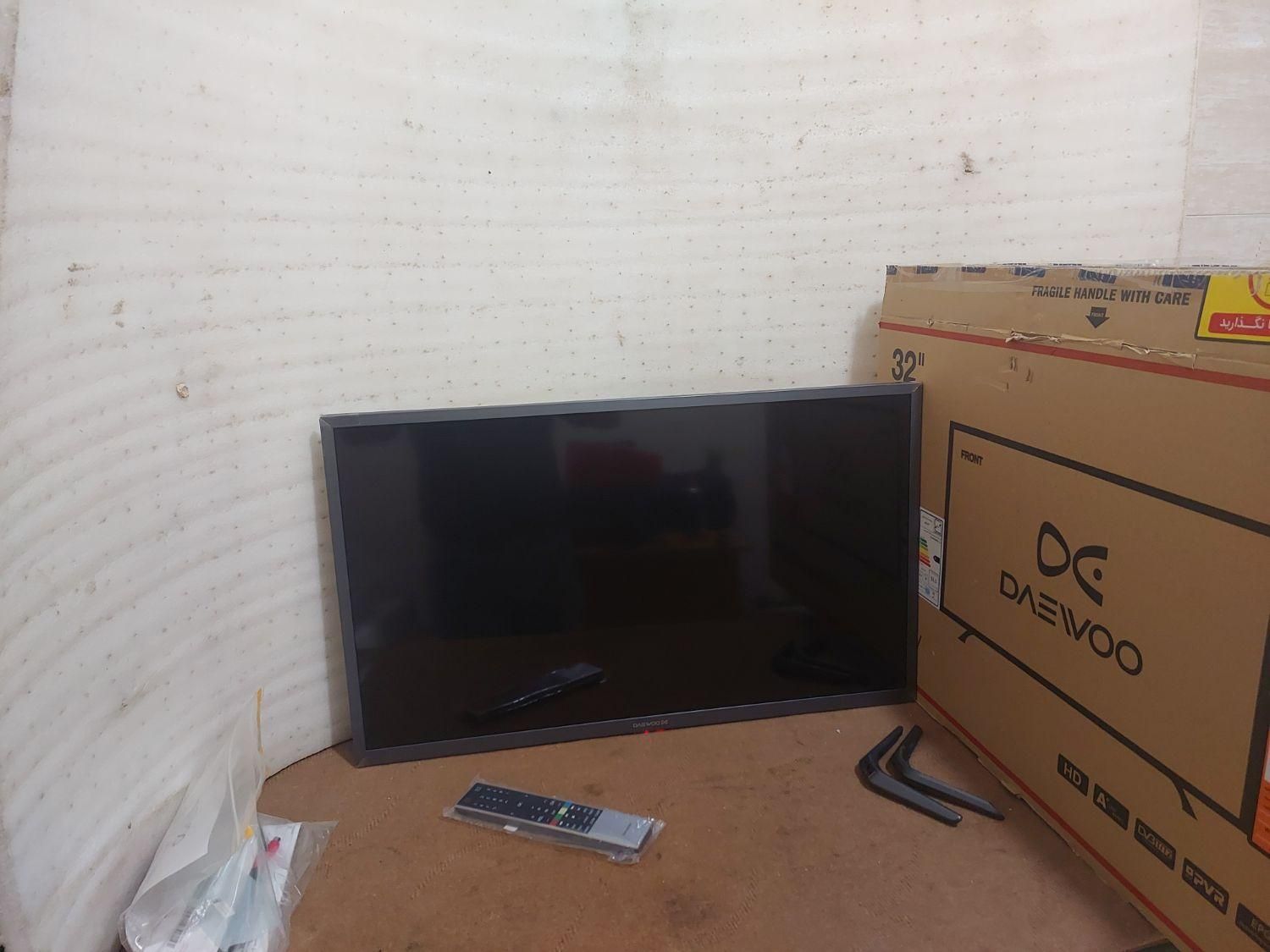 LED 32 دوو|تلویزیون و پروژکتور|خمینی‌شهر, |دیوار