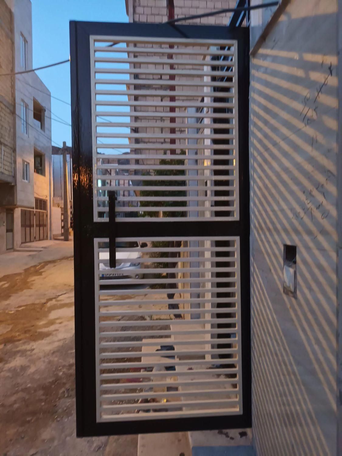 رنگ آمیزی ساختمان با متریال درجه یک|خدمات پیشه و مهارت|خرمآباد, |دیوار