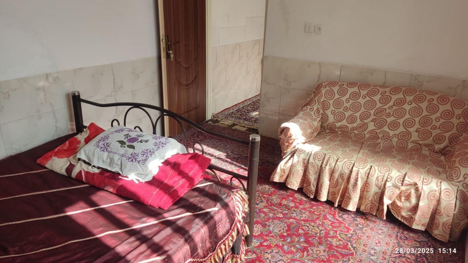 منزل حیاط دارمبله شیک برای اجاره‌ی روزانه ساعتی|اجارهٔ کوتاه‌مدت آپارتمان و سوئیت|شیراز, کوی طلاب|دیوار