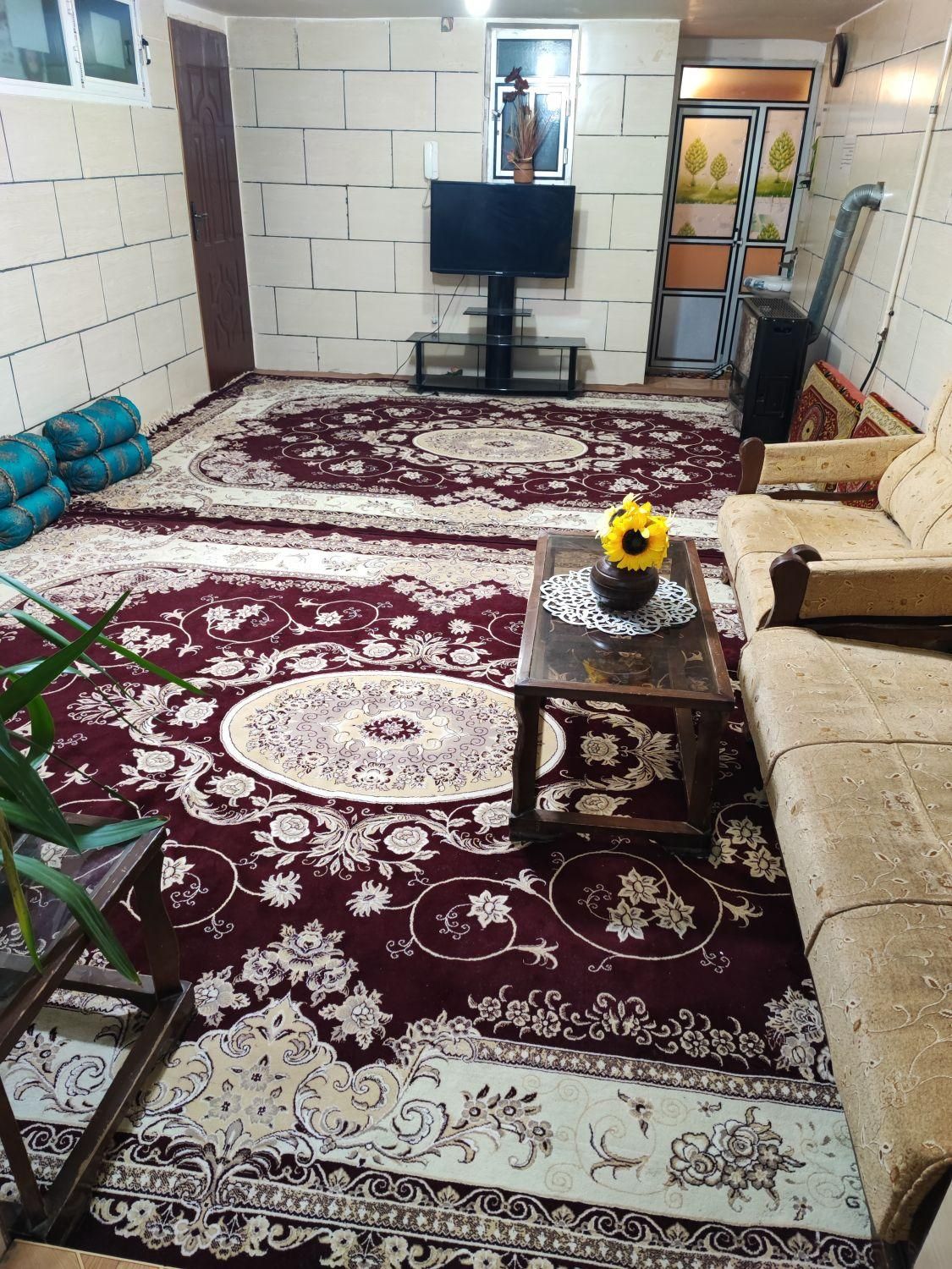 خانه مبله پارکینگ دار مرکز شهر هم کف|اجارهٔ کوتاه‌مدت آپارتمان و سوئیت|اقلید, |دیوار