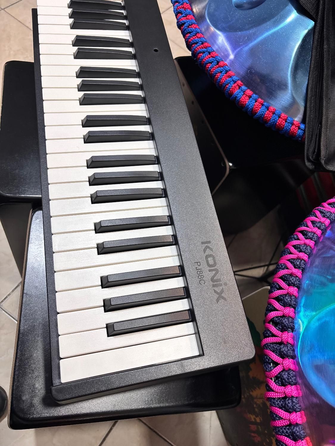 پیانو تاشو کونیکس (konix) با برق و باتری|پیانو، کیبورد، آکاردئون|کرج, حسینآباد|دیوار