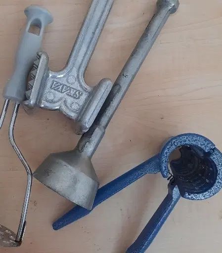 گوشتکوب بیفیتک ابزار گردو شکن پیتزابر قیچی|ظروف پخت‌وپز|قم, باجک دو|دیوار
