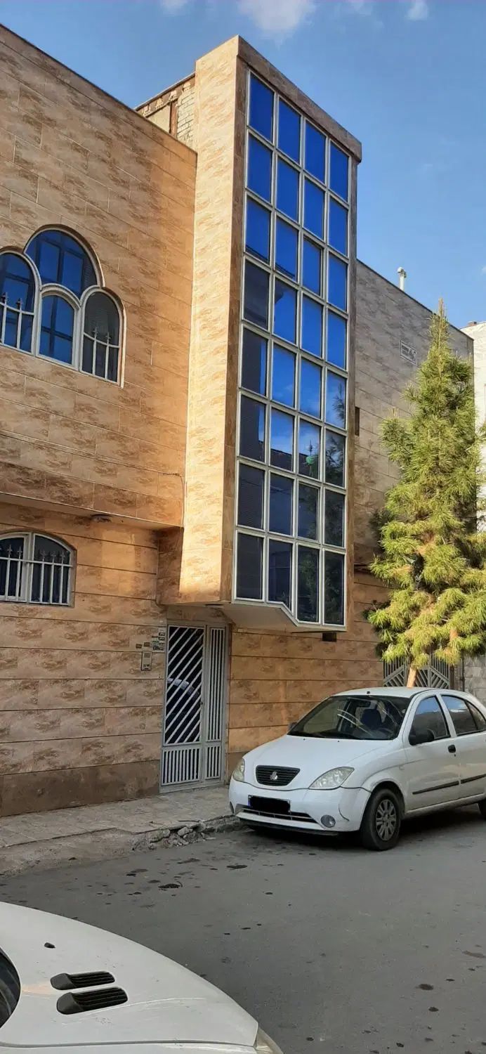 فروش خانه ویلایی ۲۰۰ متری ۳ خوابه در کارگران|فروش خانه و ویلا|مشهد, کارگران|دیوار