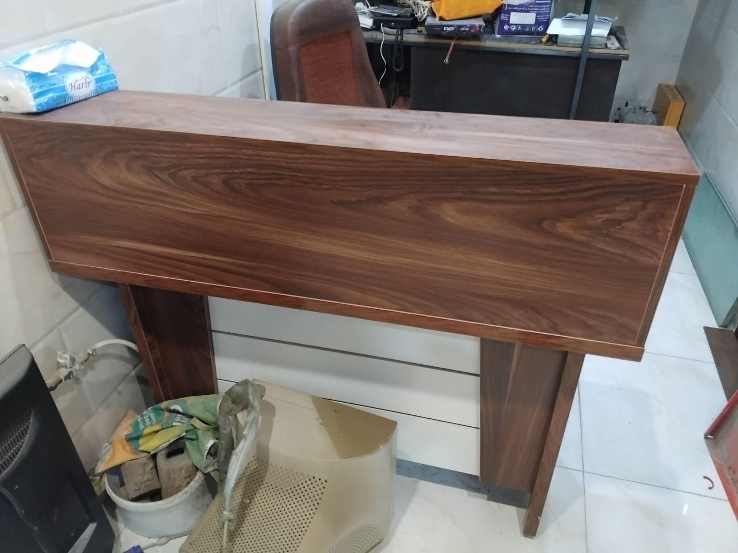 لپتاپ hp با چاپگر  hp 107aبهمراه میز نو|رایانه همراه|ری, |دیوار