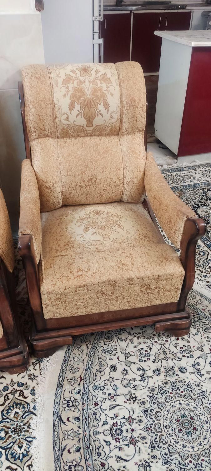 مبل راحتی سالم|مبلمان خانگی و میز عسلی|اصفهان, طامه|دیوار