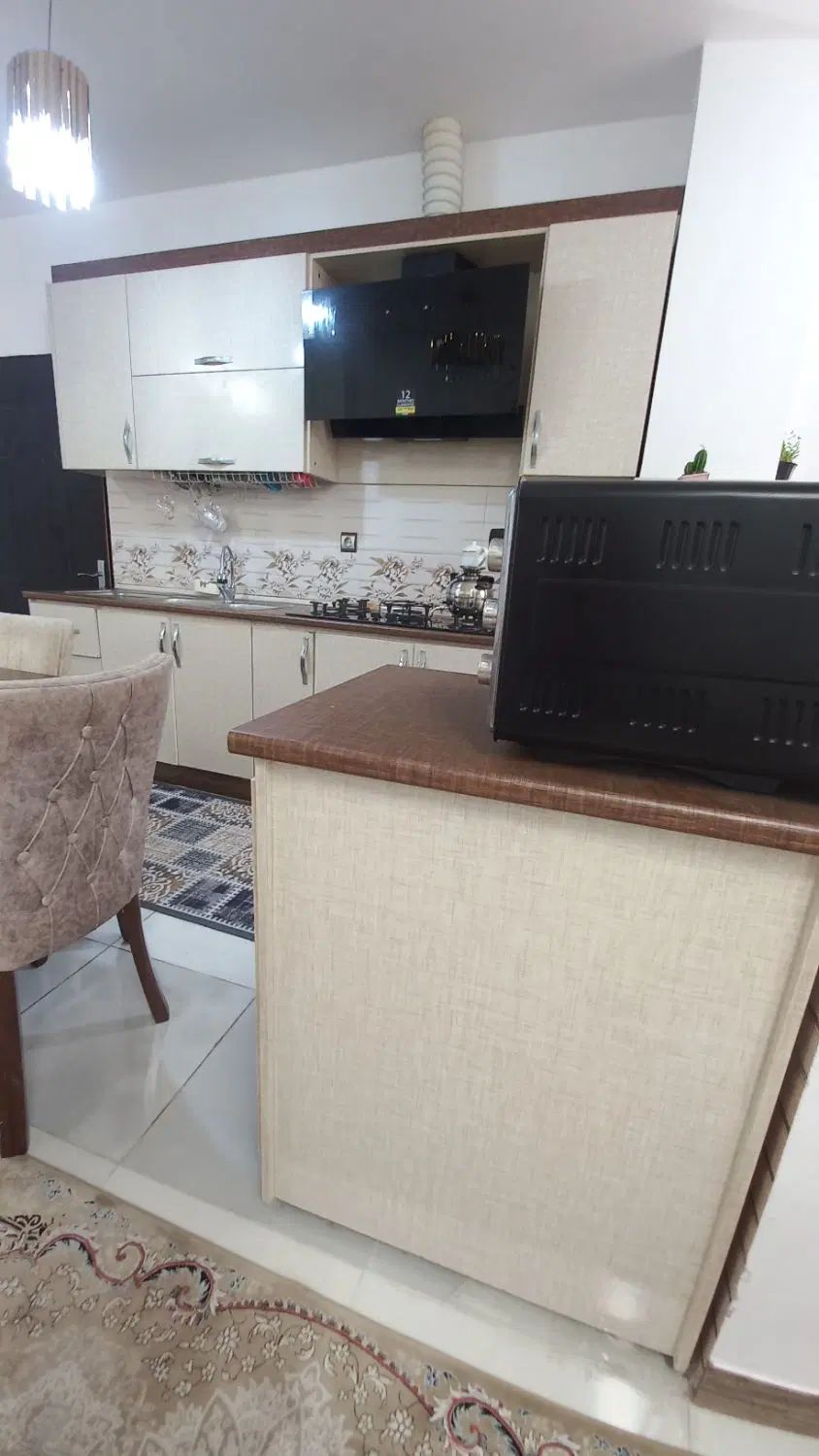 کابینت کارکردباسینک،شیرآلات سالم،هود،گاز صفحه ایی|مصالح و تجهیزات ساختمان|رشت, استقامت ۲|دیوار