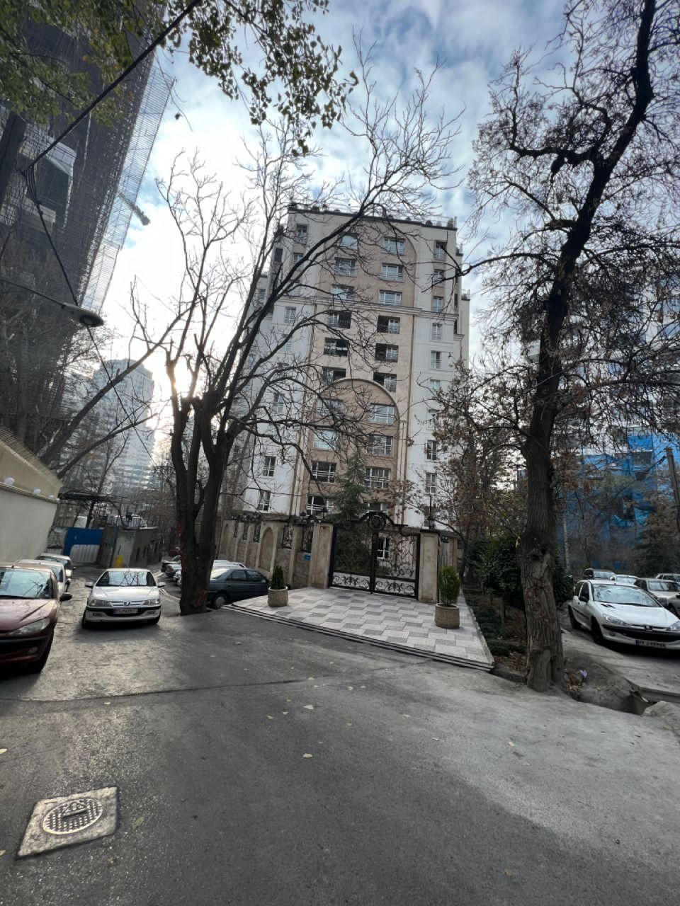 خواهان سازنده با رزومه ساخت تجاری اداری|مشارکت در ساخت املاک|تهران, فلسطین (میدان انقلاب)|دیوار