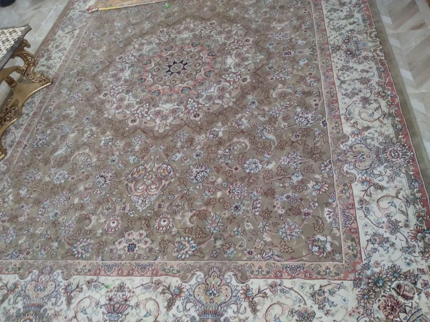 سلام.     دوعدد فرش سه در چهار و سه عدد کناره|فرش|تربت‌حیدریه, شهرک ولیعصر|دیوار