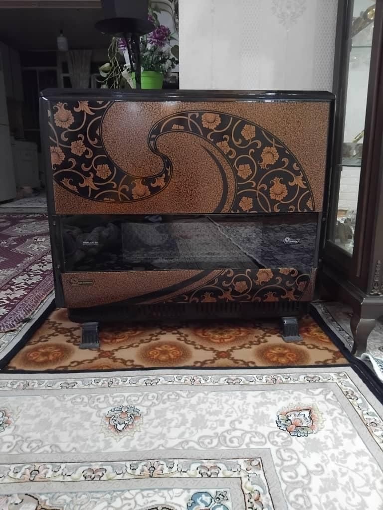 ۲عددبخاری بسیارتمیز و۲عددفرش ۶متری|بخاری، هیتر، شومینه|تهران, یافت آباد جنوبی|دیوار