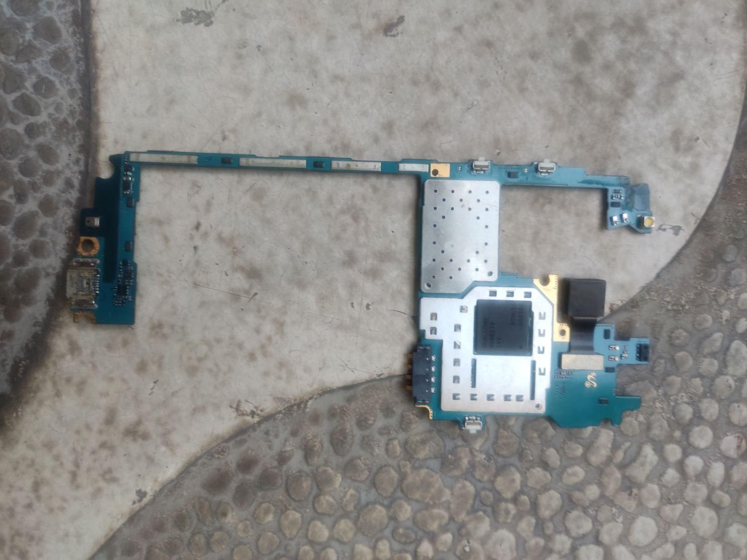سامسونگ Galaxy J5 با حافظهٔ ۸ گیگابایت|موبایل|مشهد, شهید قربانی|دیوار