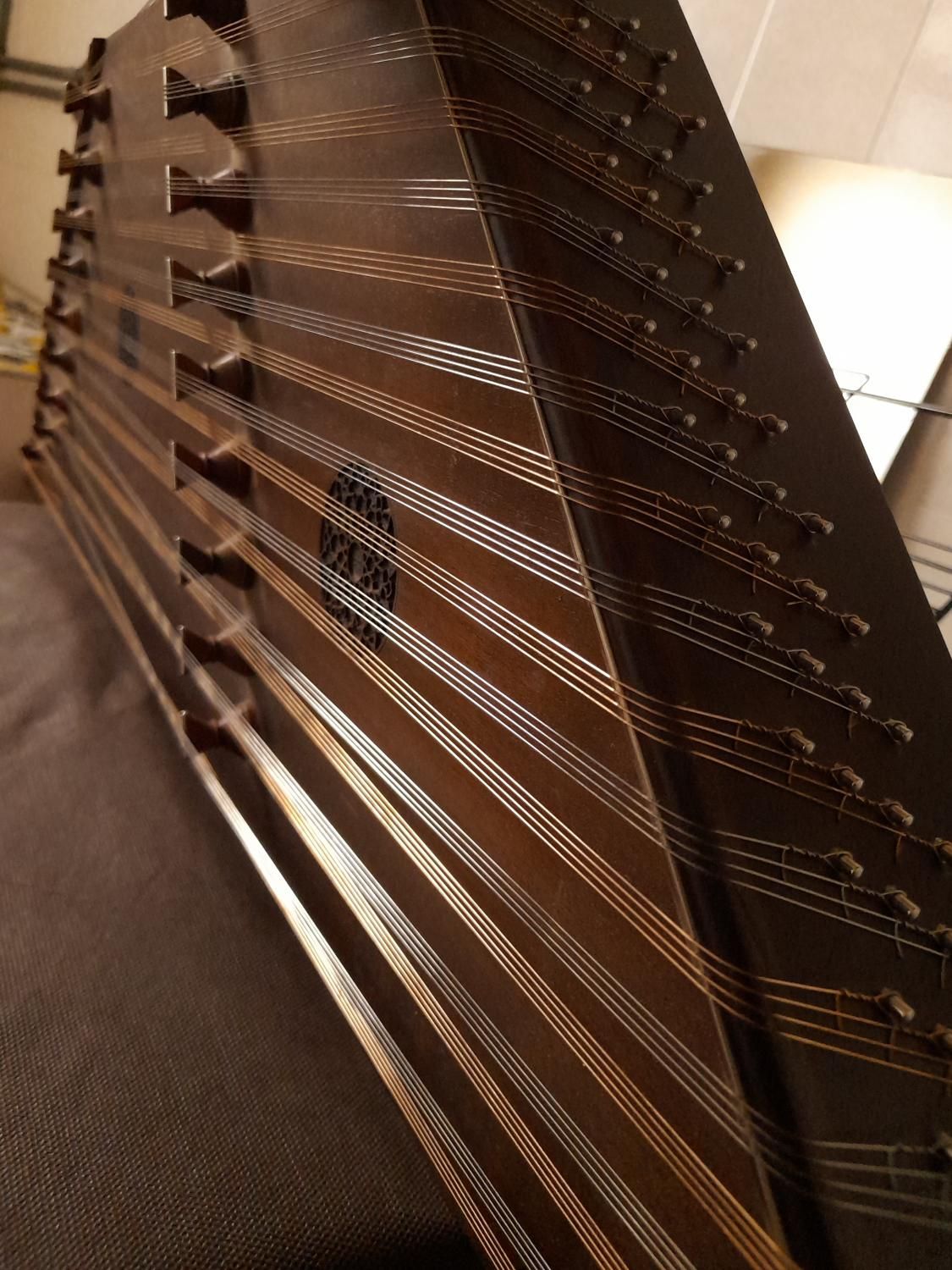 سنتور سه مهر ویژه موسوی|سازهای سنتی|اصفهان, نقش جهان|دیوار