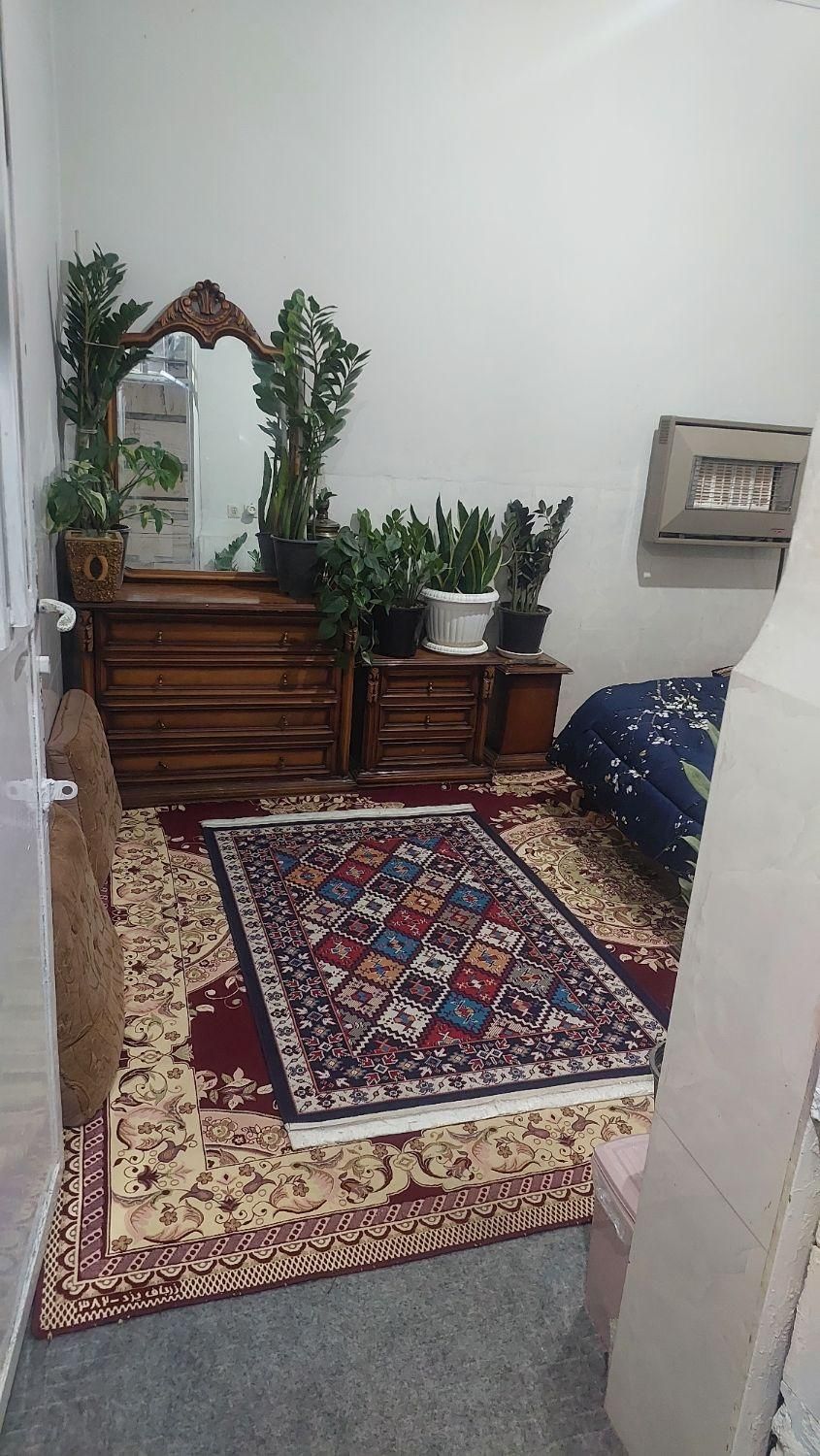 منزل مبله دربست حیاط دار|اجارهٔ کوتاه‌مدت آپارتمان و سوئیت|شیراز, رازی|دیوار