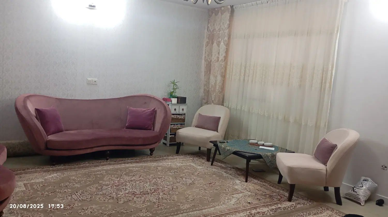 مبل ۸نفره نو برای عروس دوماد به خاطر مهاجرت فوری|مبلمان خانگی و میز عسلی|تهران, ده‌ونک|دیوار