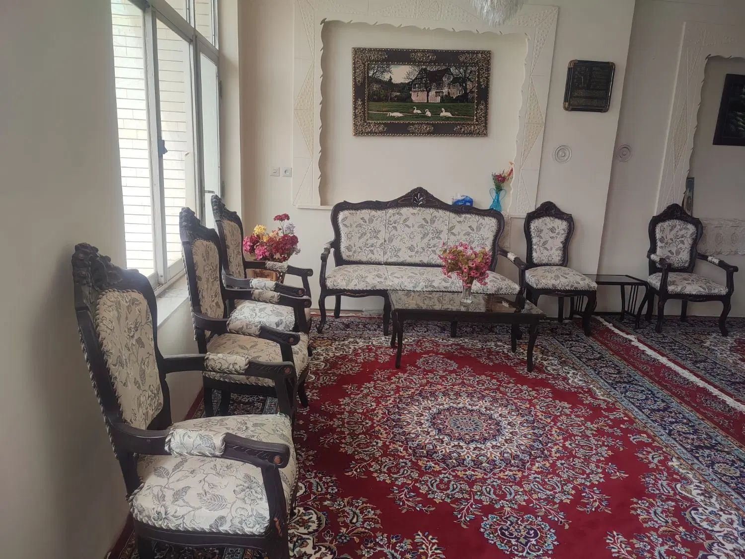 یه دست مبل سلتنطی ۹نفره همراه با میز جلو مبلی|مبلمان خانگی و میز عسلی|سبزوار, جنت|دیوار