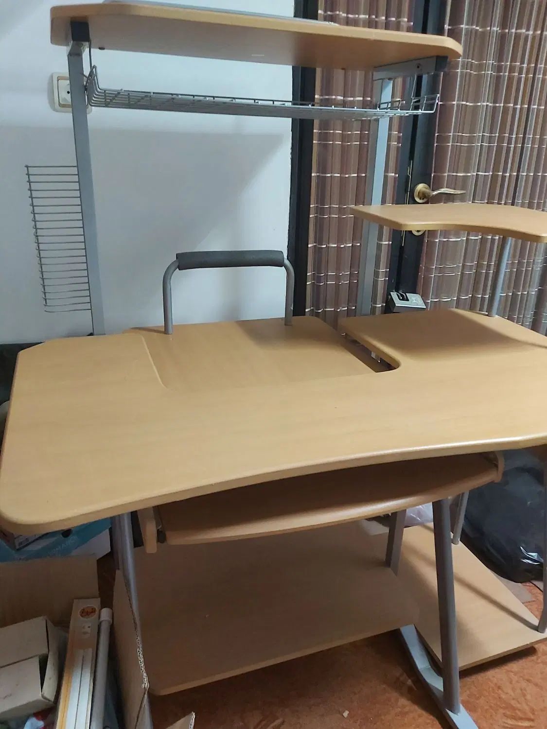 میز کامپیوتر درحدنو،کاملا تمیز|میز تحریر و کامپیوتر|بهبهان, |دیوار